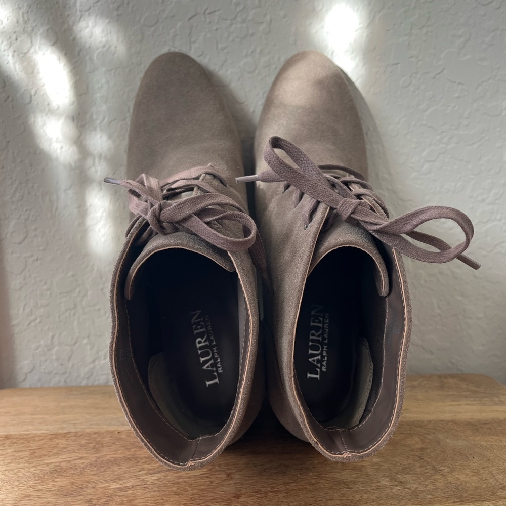Ralph Lauren Tamia Lace-Up Wedge Ankle Boots Booties Suede Leather Taupe 8.5 EUC - Picture 12 of 16